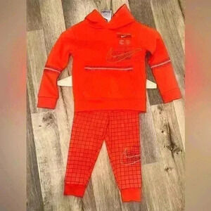 Nike boys toddler matching 2 piece sweat suit black and orange size 2t